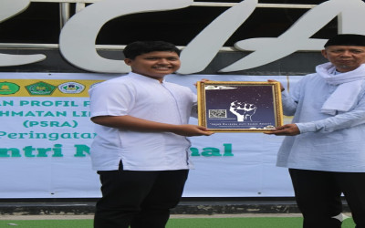 Siswa XI-5 MAN 2 Ciamis Terbitkan Buku Antologi Puisi Digital “Sajak Merdeka dari Sudut Adpari”