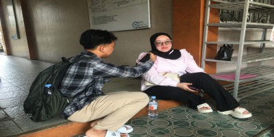 Antusias Liputan PMBM, Tim Jurnalistik MAN 2 Ciamis Gali Cerita Orang Tua Siswa